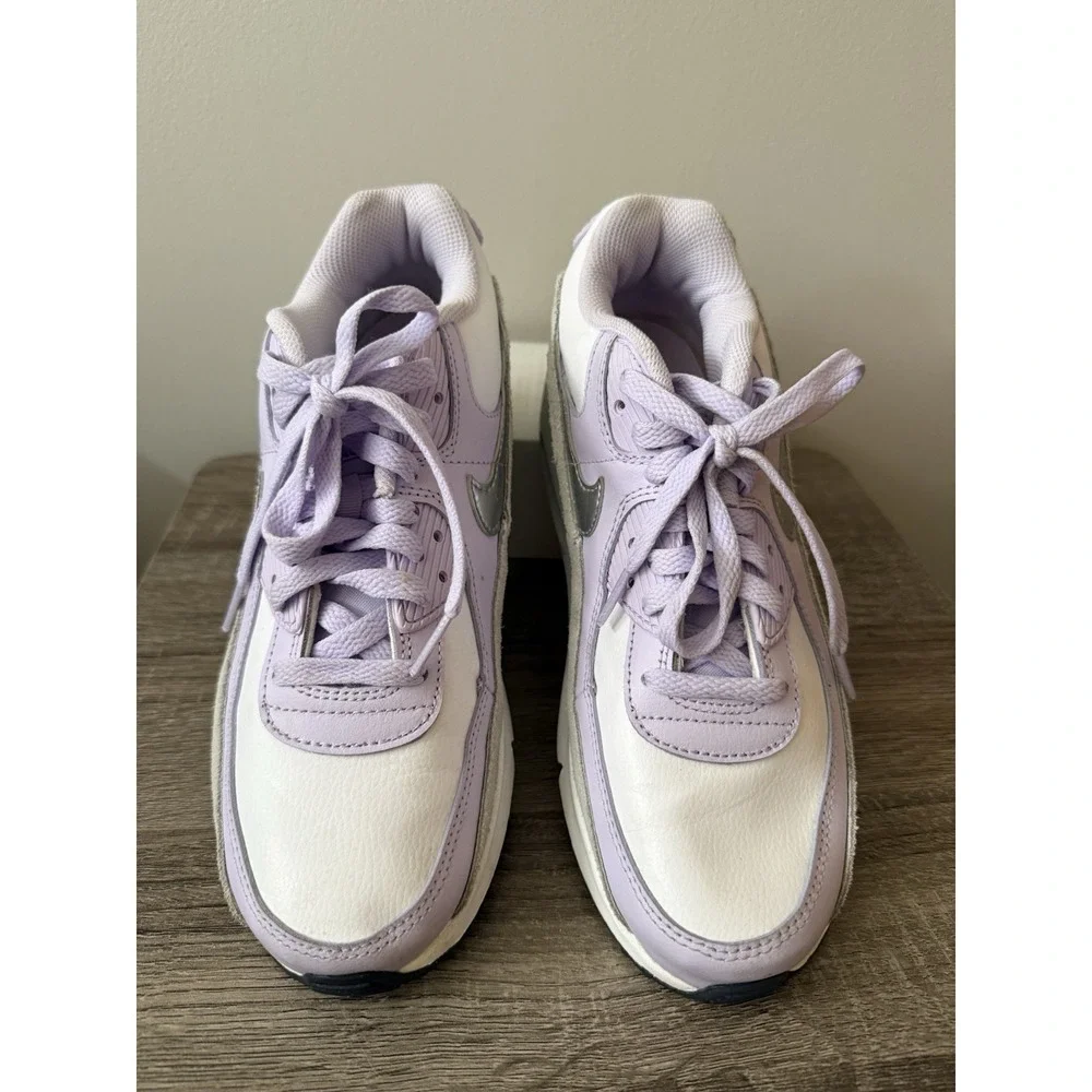 Nike Air Max 90 leather GS White Violet‎ Frost Size 7Y Women's 8.5 CD6864-123